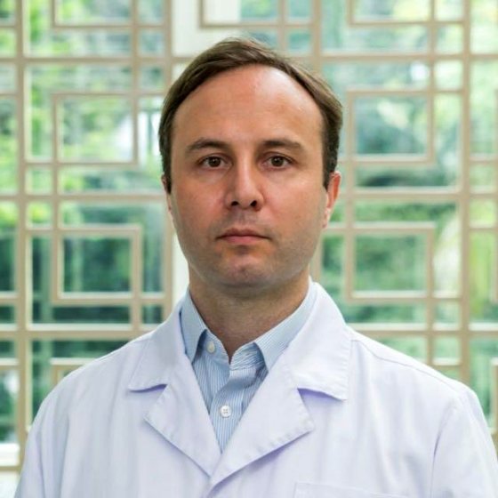 Dr. Paulo Roberto Franceschini, neurocirurgião funcional